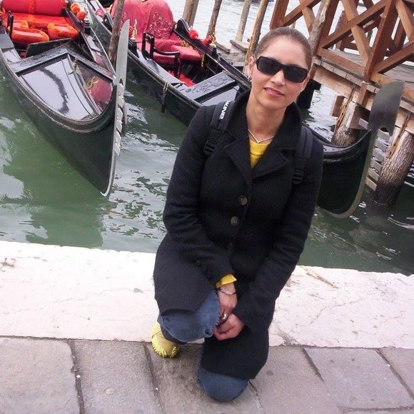 Meet the Posher Other - Meet your Posher, Elvia